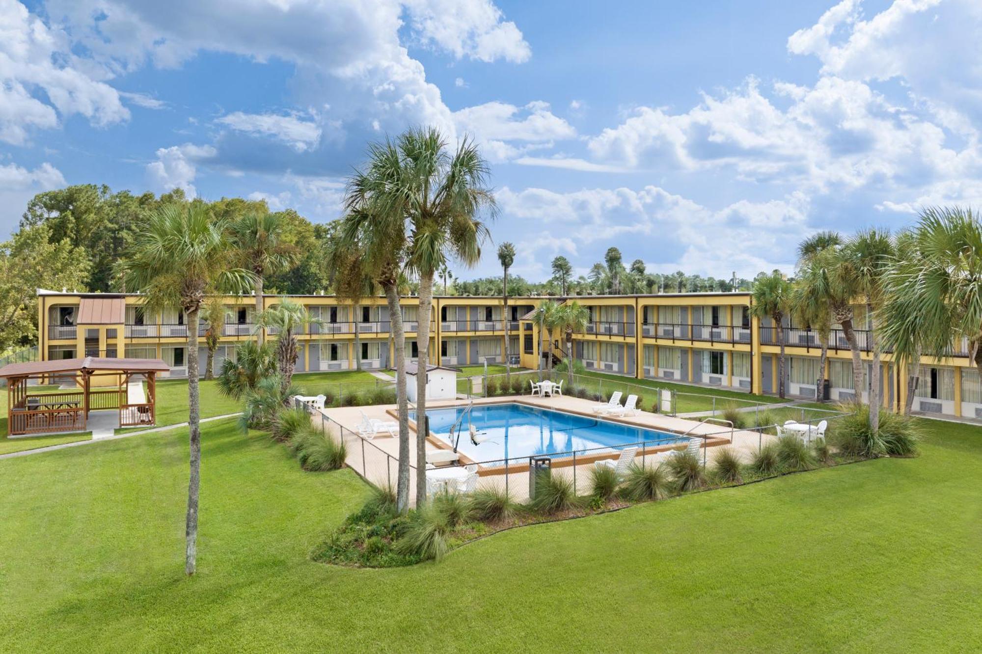 Days Inn By Wyndham Lake City I-75 Extérieur photo